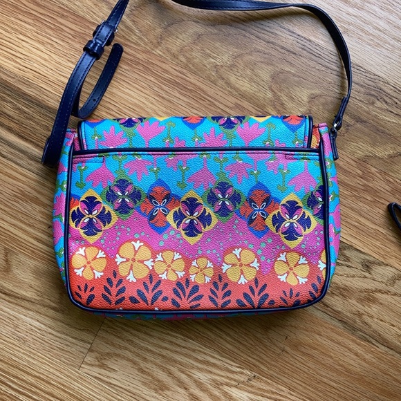 Vera Bradley Rio Stripe Magnetic Flap Crossbody Purse & Rio Stripe Zip Wristlet - Picture 3 of 16